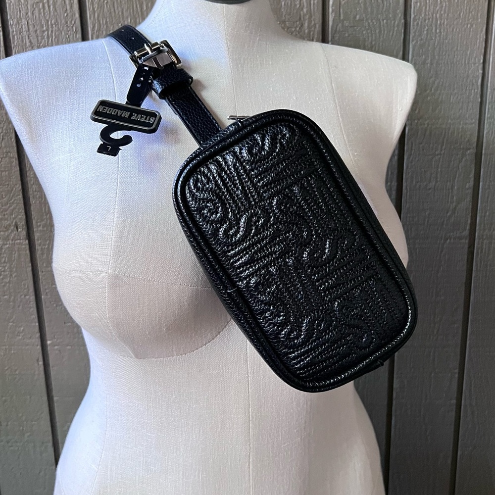 Steve  Madden Black Monogram Funny Bag Belt NWT Size Large